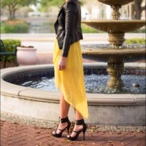 Bebe white yellow stripped maxi skirt